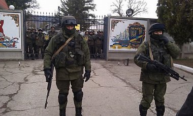 Гайдук: В Крыму при захвате украинских частей используют оружие