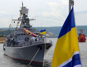 На украинских кораблях в Донузлаве подняли украинские флаги, экипажи на боевых постах