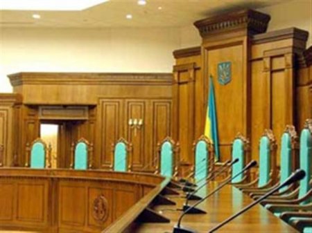 Суд остановил действие ряда решений Совета Крыма