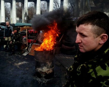 Майдан. ул. Грушевского 19-21 января. Фото