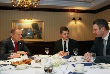 В.Кличко и Д.Туск подписали Соглашение о сотрудничестве между "УДАРом" и "Гражданской платформой"