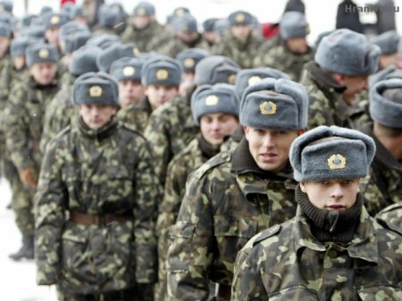 В Севастополе украинские военные просят забрать их на материк