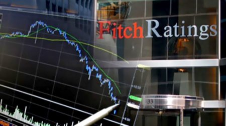 Fitch ухудшило рейтинги 15 банков России