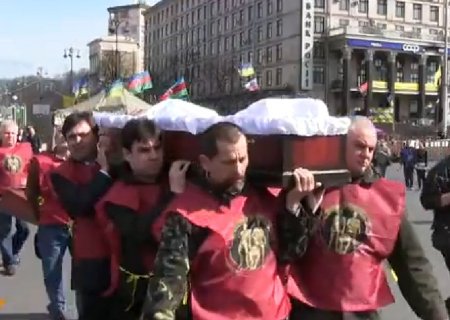 В Киеве почтили еще одного героя Небесной Сотни