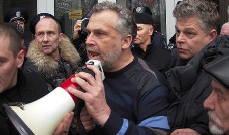 Мэр-самозванец Севастополя объявил о роспуске отрядов "самообороны"