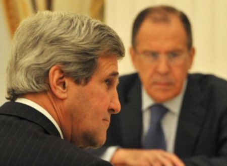 Переговоры С.Лаврова и Дж.Керри по поводу "украинского кризиса" начались в резиденции посла РФ в Париже