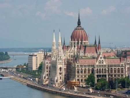 Венгрия резко осудила призывы к аннексии Закарпатья