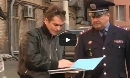 Правый сектор передал ГАИ машину из автопарка Януковича Правый сектор передал ГАИ машину из автопарка Януковича