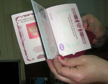 Въезд по заграничным паспортам для россиян пока вводиться не будет - МИД