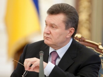 В.Янукович: Перед президентскими выборами следует провести референдум по госустройству Украины