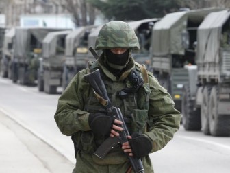 Возле границ Украины находятся 10-15 тыс. войск РФ