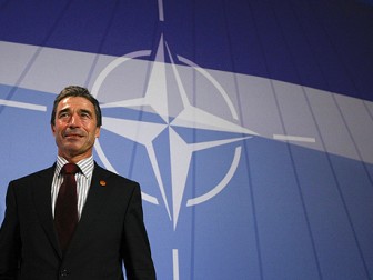 Москва пытается повернуть историю вспять - генсек НАТО