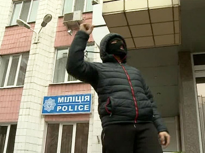В здании Донецкой милиции находится около 20 человек, которые называют себя уполномоченными для переговоров - МВД