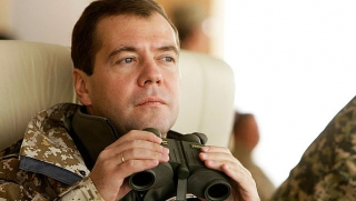 Медведев о причинах "украинской трагедии": украинскую власть "умножили на ноль"