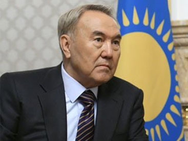 Народ Украины сам должен решить все внутренние проблемы без вмешательства извне, - президент Казахстана