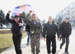Сепаратисты громят банкоматы в Донецке