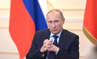 У Путина реальные проблемы с восприятием действительности,- он уже назвал интернет проектом ЦРУ