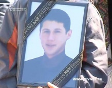 В Крыму убили подростка из Западной Украины, потому что тот общался на украинском языке - СМИ. Видео В Крыму убили подростка из Западной Украины, потому что тот общался на украинском языке - СМИ. Видео