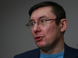 Восстановить украинскую власть на Донбассе без крови уже не получится, – Луценко Восстановить украинскую власть на Донбассе без крови уже не получится, – Луценко