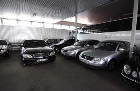 Автопарк Кабмина: 70 автомобилей выставят на аукцион