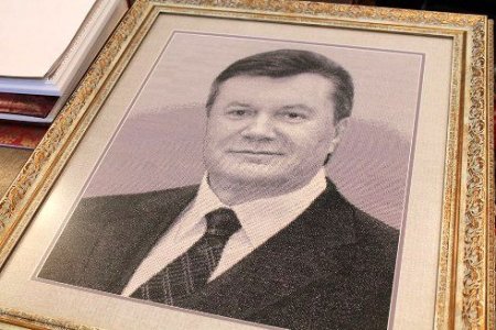 Чиновники Гослесагентства растратили госсредства на портреты В.Януковича - ГПУ