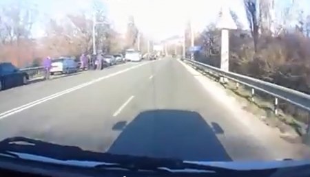 Видео ДТП российского "Тигра" и троллейбуса под Симферополем