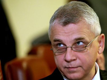 Оправданный экс-глава Минобороны В.Иващенко вернется в Украину
