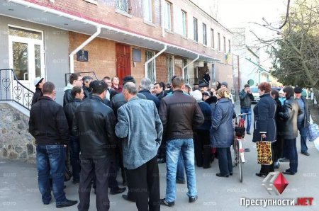 Во Врадиевке снова назревает бунт – люди возмущены бездеятельностью прокуратуры в «земельном беспределе» Во Врадиевке снова назревает бунт – люди возмущены бездеятельностью прокуратуры в «земельном беспределе»