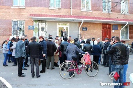 Во Врадиевке снова назревает бунт – люди возмущены бездеятельностью прокуратуры в «земельном беспределе» Во Врадиевке снова назревает бунт – люди возмущены бездеятельностью прокуратуры в «земельном беспределе»