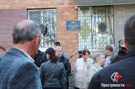 Во Врадиевке снова назревает бунт – люди возмущены бездеятельностью прокуратуры в «земельном беспределе» Во Врадиевке снова назревает бунт – люди возмущены бездеятельностью прокуратуры в «земельном беспределе»