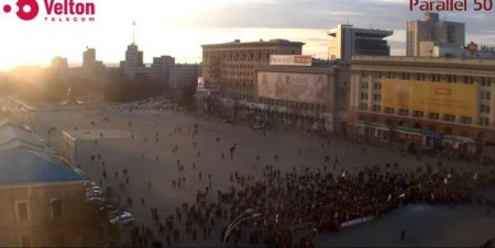 Активисты харьковского Евромайдана собираются в центре города. Фото