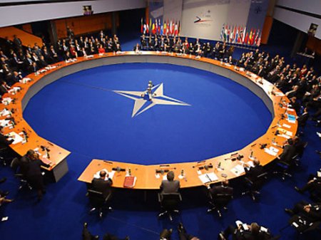 НАТО закрывает доступ россиянам к своей штаб-квартире