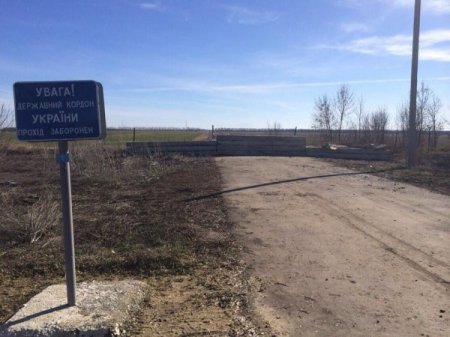 Бизнесмен перекрыл дорогу, по которой путинские гастролеры едут в Луганск