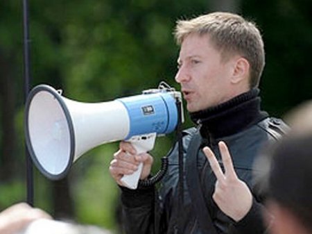Активисты Майдана требуют запретить деятельность ПР и Компартии