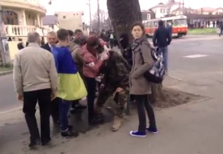 Евромайдан в Одессе объявил всеобщую мобилизацию после столкновения с пророссийскими активистами