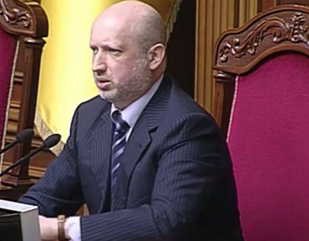 Турчинов подписал закон о восстановлении доверия к судебной системе