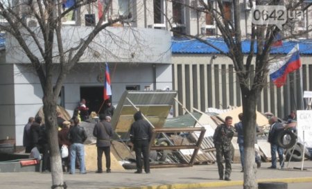 На Луганщине жители предлагают помощь милиции в защите от захватчиков зданий