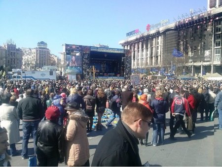 На Майдане собралось Вече: люди намерены сами вооружаться и идти «освобождать» Донбасс