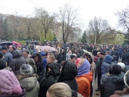 Школы и детсады в Славянске закрыли на неопределенное время