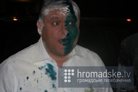 Добкина облили зеленкой и обсыпали мукой в ​​Киеве