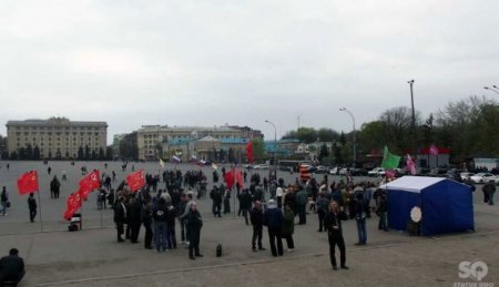 Около 150 харьковских сепаратистов избрали вожаком блогера и посвятили его в "народные губернаторы" 