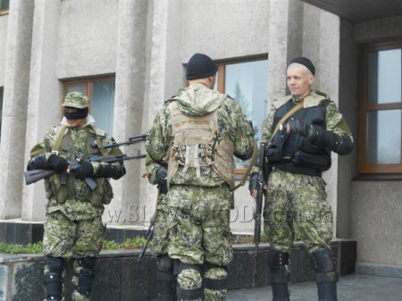 В Славянске закрывают школы и детсады из-за обстрела ополченцев