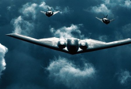 США перебрасывают в Европу бомбардировщики «Стелс» США перебрасывают в Европу бомбардировщики «Стелс»