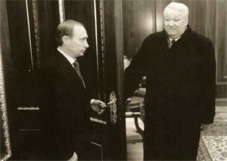 Путин – соглядатай, сексуальный террорист и суетливый врун Путин – соглядатай, сексуальный террорист и суетливый врун