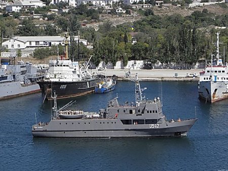 Из Крыма вывели еще 10 украинских судов ВМС Украины