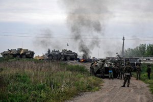 Ситуацию в Андреевке контролируют украинские военные, – Минобороны Ситуацию в Андреевке контролируют украинские военные, – Минобороны
