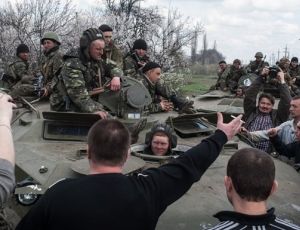 Палий: Население Донбасса помогает сепаратистам за деньги 