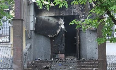 В сгоревшем мариупольском горуправлении милиции найден труп
