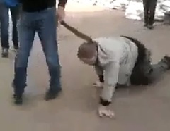 Сепаратисты с особой жестокостью пытают активиста и водят на цепи, как собаку