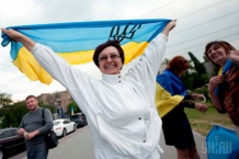 В Донецке стартовала забастовка против сепаратизма: слышны гудки предприятий